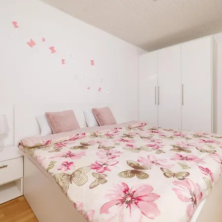 Apartment Andelic- 1 Fuzine